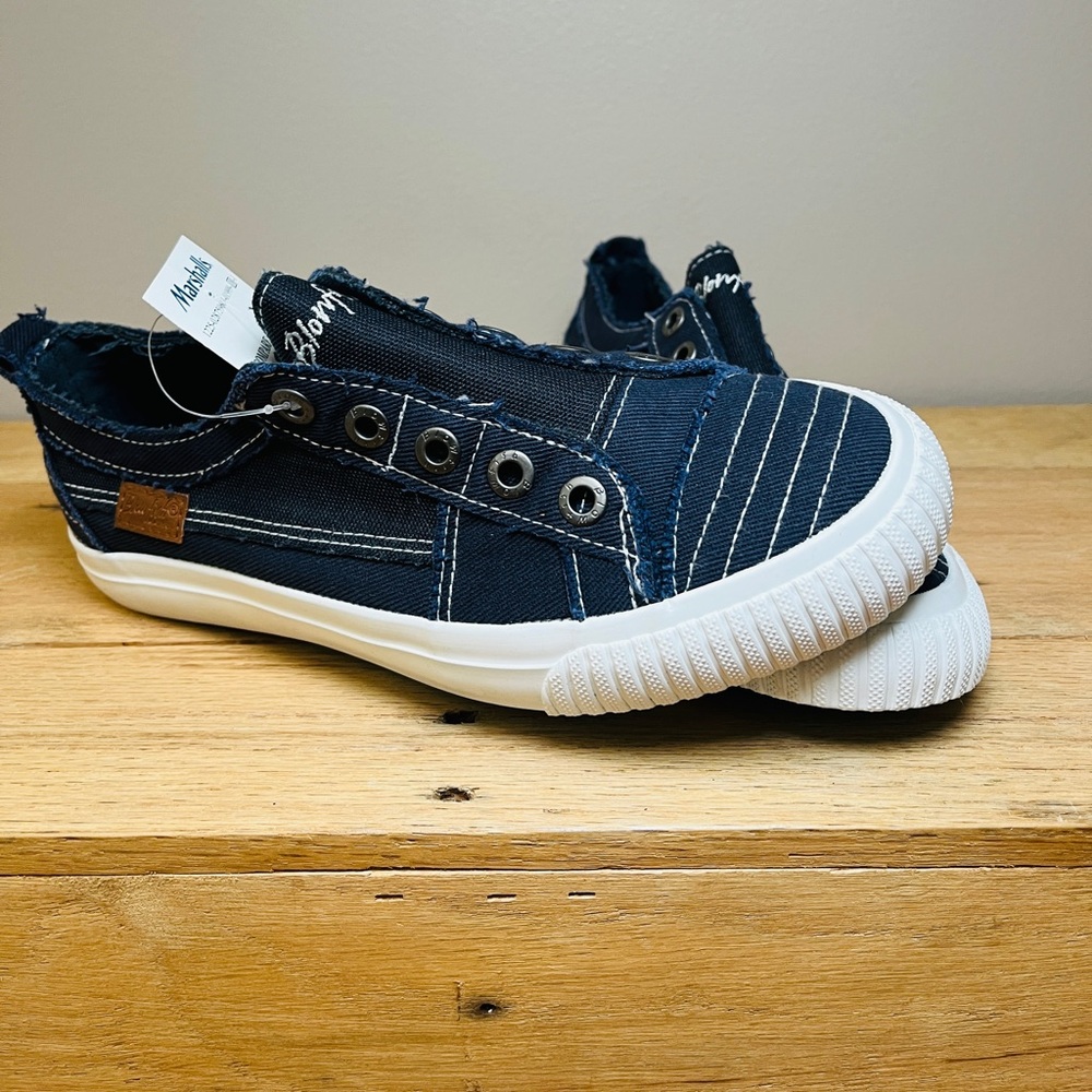 Blowfish Slip-on Sneaker women’s 8.5